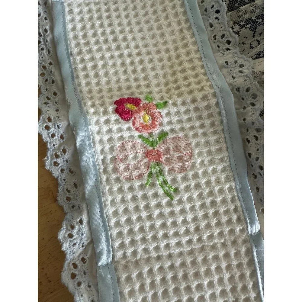 3 Piece vintage Fabric Kitchen towels